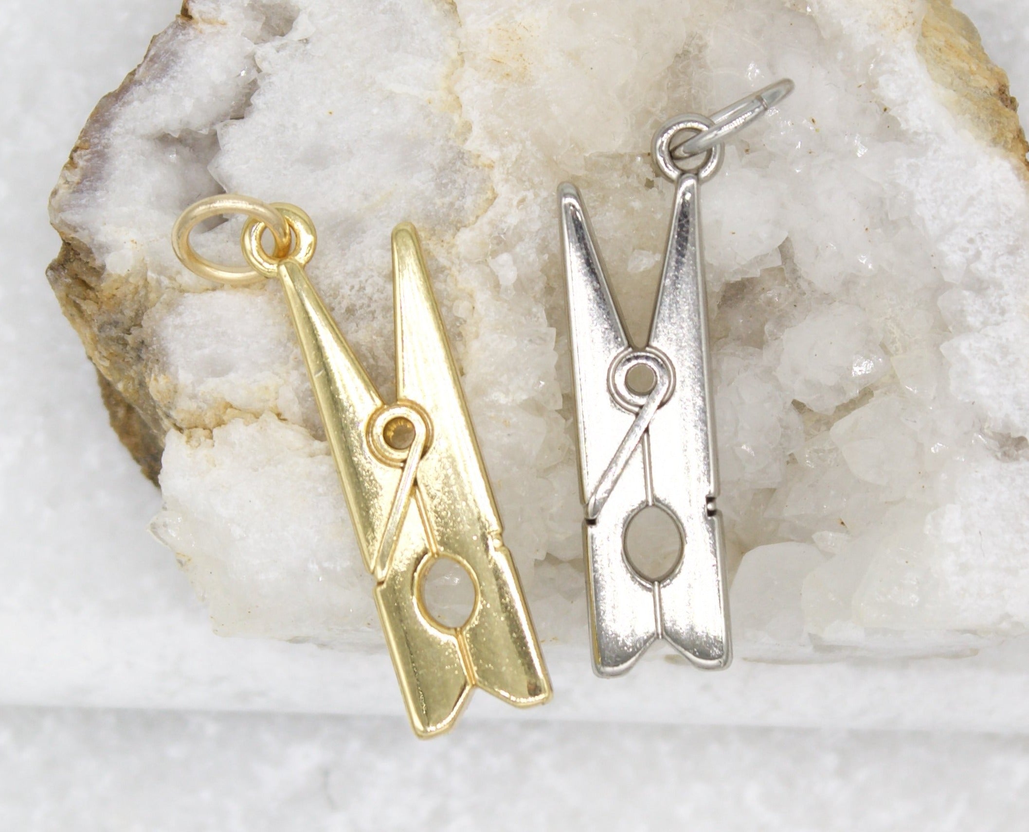 18K Rhodium Filled Clip Pendant Charm (A144)